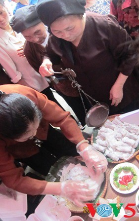 Thanh Tri village holds steamed rice pancake making contest - ảnh 21