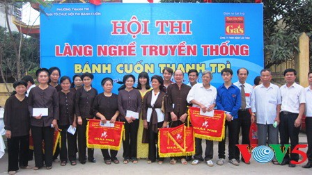 Thanh Tri village holds steamed rice pancake making contest - ảnh 23