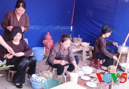 Thanh Tri village holds steamed rice pancake making contest - ảnh 4