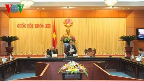 Full-time National Assembly deputies discuss Notary Law - ảnh 1