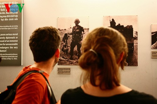A memorable visit to War Remnants Museum - ảnh 8