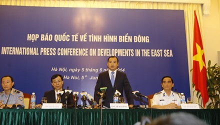 Press conference updates on China's actions to escalate tensions in the East Sea - ảnh 1