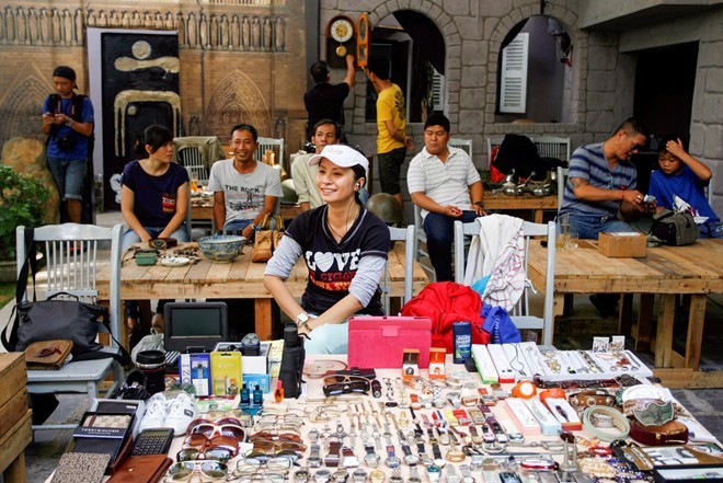 A flea market at the heart of Ho Chi Minh City - ảnh 6
