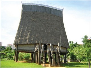 Rong house of the Ba Na - ảnh 2