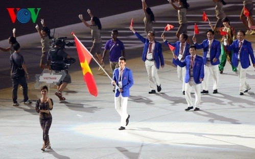 Southeast Asian Games open in Singapore with spectacular ceremony - ảnh 2