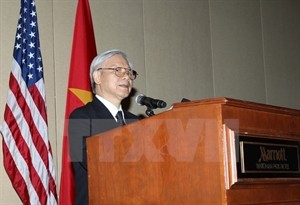 Party leader visits Vietnamese Embassy in the US  - ảnh 1