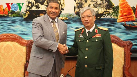 Vietnam, US promote defense ties - ảnh 1