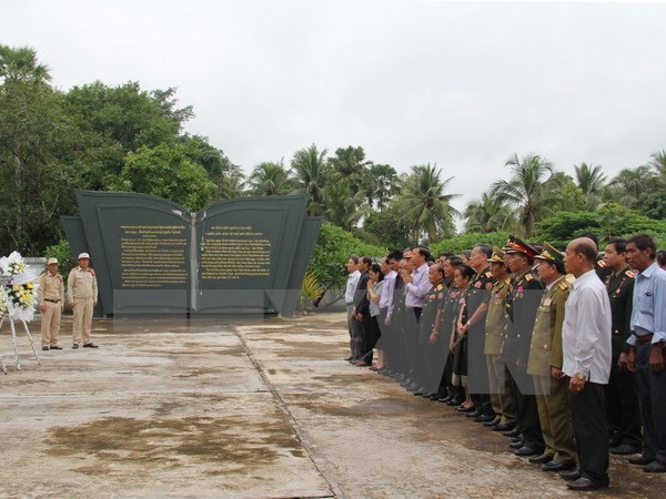 Vietnamese community in Laos marks War Martyrs and Invalids’ Day - ảnh 1