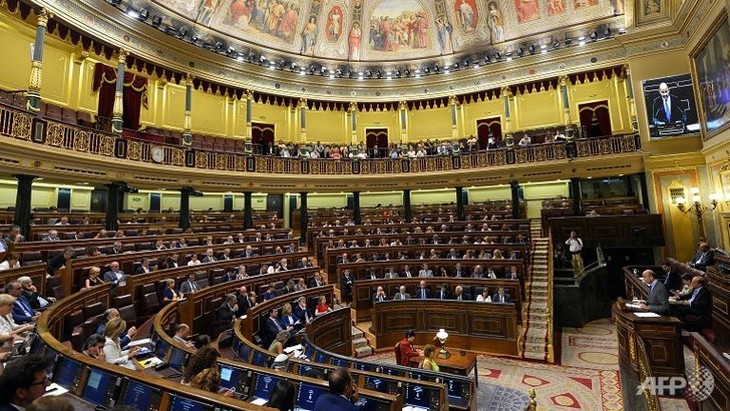 Spanish government supports 3rd bailout for Greece - ảnh 1
