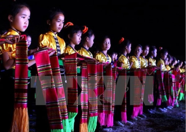 Muong Lo Culture, Sports and Tourism Week opens - ảnh 1