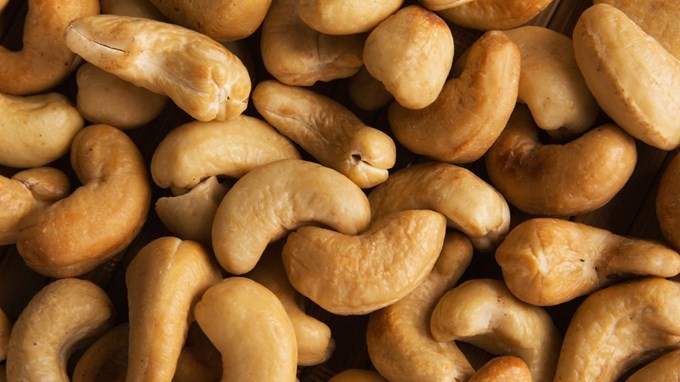 Vietnam’s cashew nuts expect to generate half of global revenue - ảnh 1