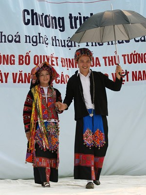 Aesthetic values of Lo Lo costumes