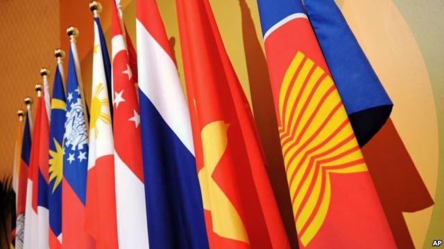 Southeast Asian leaders mark birth of ASEAN community - ảnh 1