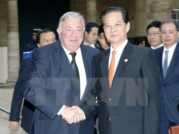 Prime Minister meets French Senate, Lower House Speakers - ảnh 1