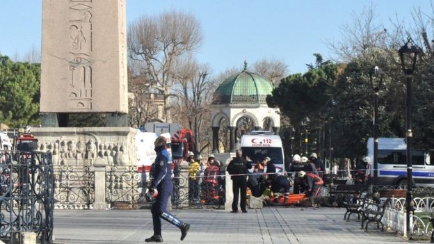 Turkey: 'IS suicide bomber' kills 10 in Istanbul  - ảnh 1
