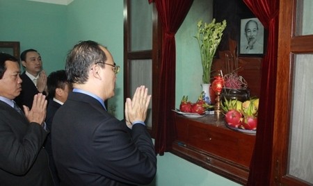VFF President pays tribute to President Ho Chi Minh - ảnh 1