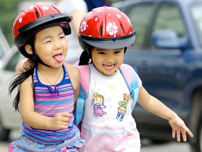 Child helmet use increases 11 percent - ảnh 1