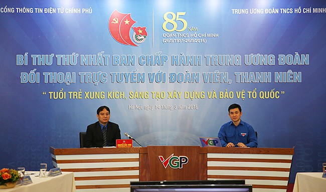 First Secretary of the Youth Union holds dialogue with young people - ảnh 1