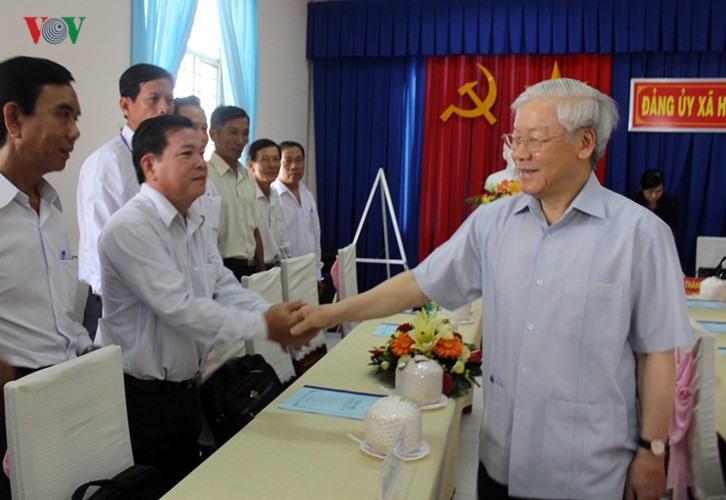 Party General Secretary Nguyen Phu Trong pays a working visit to Ben Tre province - ảnh 2