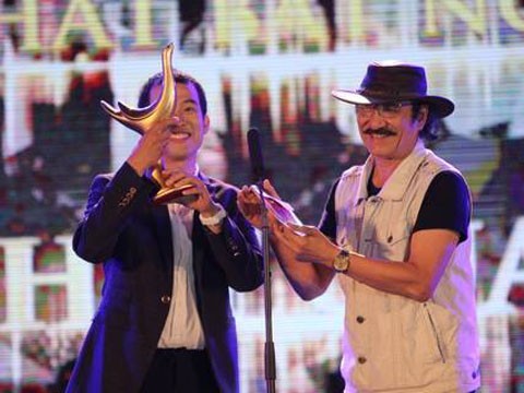 Songwriter Duc Hung graps three prizes at Devotion Music Awards - ảnh 1