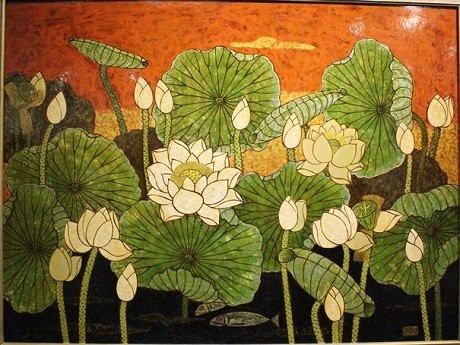 Lotus painting exhibition opens in Hanoi - ảnh 1