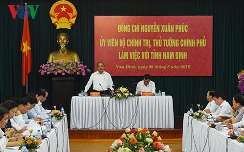 Prime Minister Nguyen Xuan Phuc works with Nam Dinh province - ảnh 1