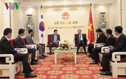 Vietnam, South Korea enhance bilateral ties - ảnh 1