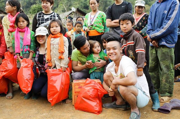 Charity tourism shares humanity values - ảnh 2