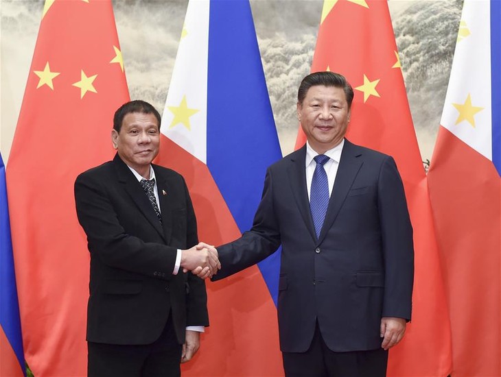 Chinese, Philippine Presidents meet in Beijing - ảnh 1