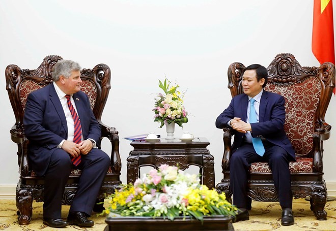 UK called to join economic restructuring in Vietnam - ảnh 1