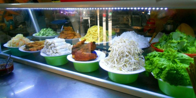Discovering Hoi An food paradise market - ảnh 5