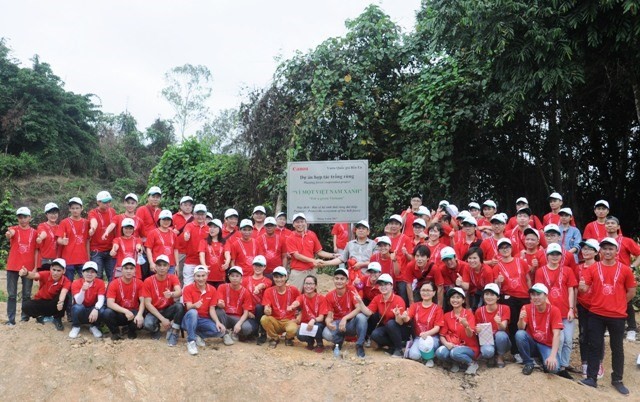 Canon pushes forest planting in Thanh Hoa - ảnh 1
