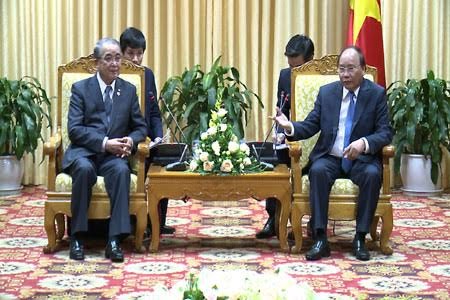 Prime Minister Nguyen Xuan Phuc receives Nagasaki governor - ảnh 1