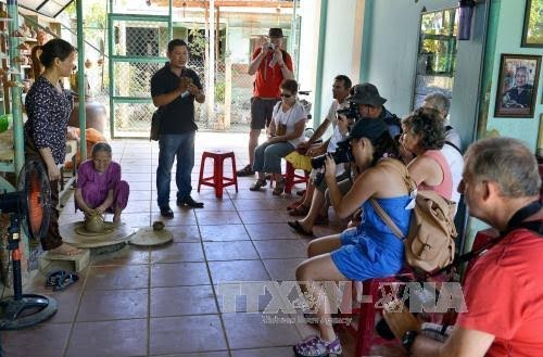 7th Hue Trade Village Festival 2017 kicks off - ảnh 1