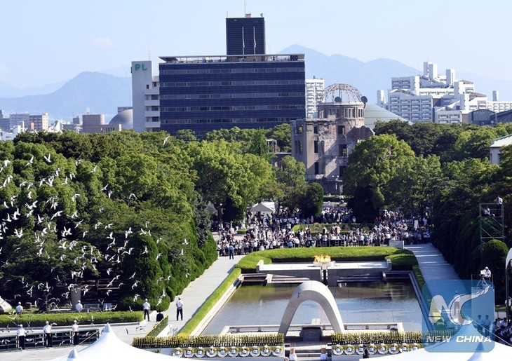 Japan commemorates 72nd anniversary of atomic bomb disaster - ảnh 1