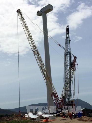 Ninh Thuan’s first wind power plant connects to the national grid - ảnh 1