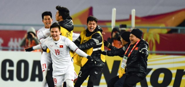 Millions of Vietnamese football fans celebrate U23 team's victory at AFC Championship - ảnh 1