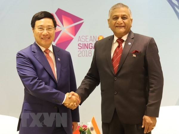 Deputy PM Pham Binh Minh meets Indian Minister of State for External Affairs  - ảnh 1