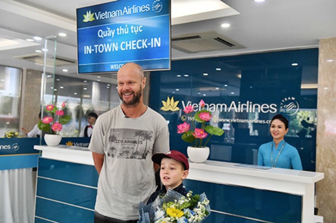 Vietnam Airlines offers in-town check-in - ảnh 1