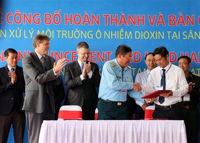 Vietnam, US complete detoxification of dioxin-contaminated land in Da Nang airport  - ảnh 1
