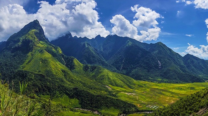 Hoang Lien Son mountain range rated 7th most exciting destination for 2019 - ảnh 1