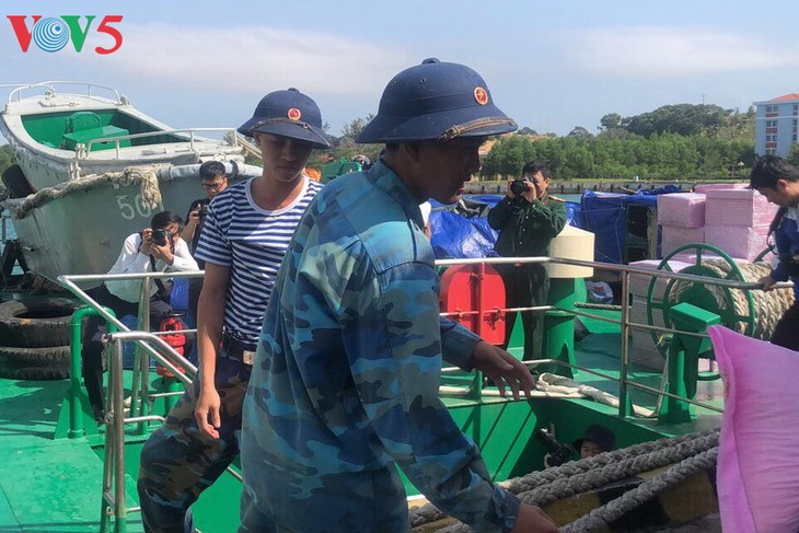 Tet goods destined for Truong Sa Island District - ảnh 2