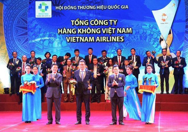 Vietnam Airlines among Vietnam’s 10 best firms - ảnh 1