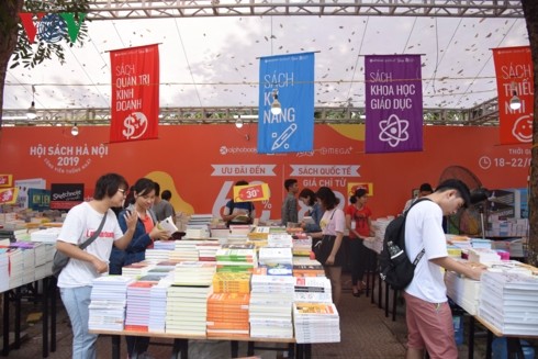 6th Vietnam Book Day opens in Hanoi - ảnh 1