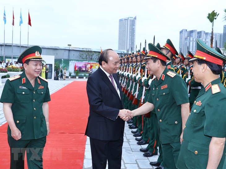 Prime Minister Nguyen Xuan Phuc attends Viettel’s 30th anniversary - ảnh 1