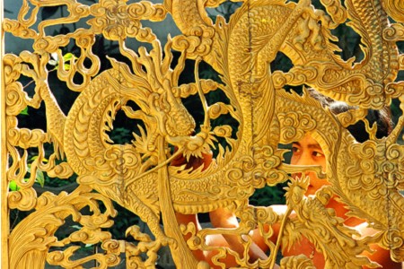 My Xuyen wood carving features Hue Royal Court  - ảnh 2