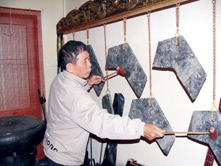 Ba Pho Music House, special space to preserve traditional musical instruments - ảnh 2