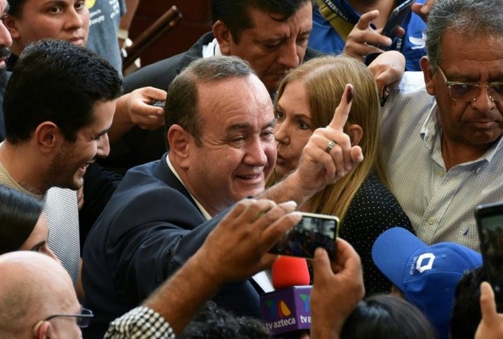 Conservative Giammattei elected Guatemala president - ảnh 1