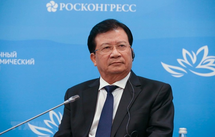 Deputy Prime Minister active at 5th Eastern Economic Forum - ảnh 1