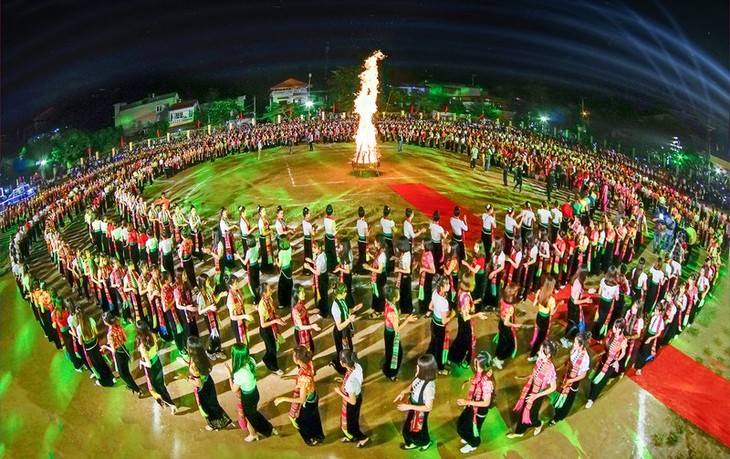 Yen Bai to host world biggest xoe folk dance - ảnh 1